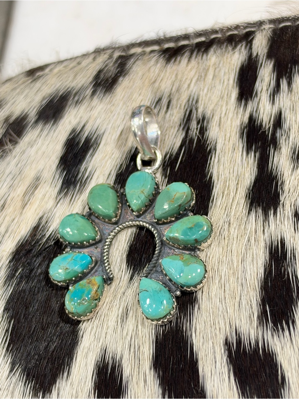 Sold - Picture 3 of 5